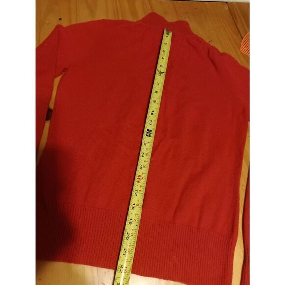 Investments brand Cashmere Sweater Size: Medium (0792) - Picture 6 of 8